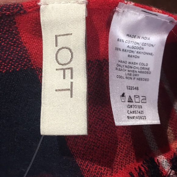 Loft Red and navy blanket scarf NWT - Picture 2 of 2